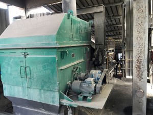 金屬自動(dòng)分離器使用現(xiàn)場(chǎng)