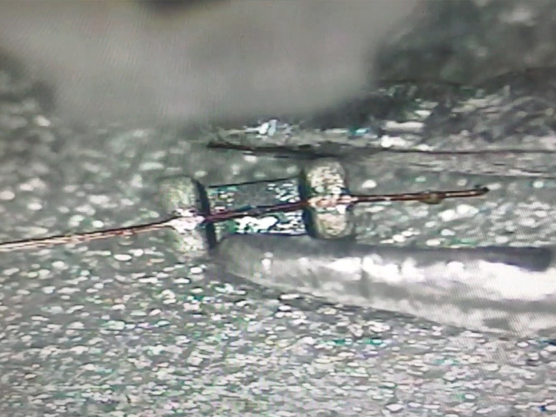 精密微焊接機頭 - 伺服電機驅動機頭 - 7 超細漆包線焊接在貼片電感上