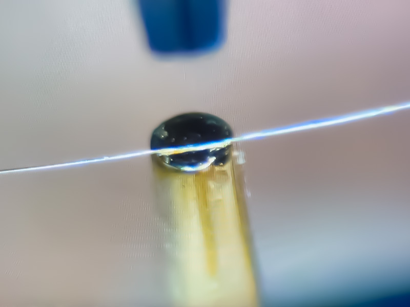 精密微焊接機頭 - 伺服電機驅動機頭 - 6 0.02mm鉑絲焊接在傳感器銅柱子上